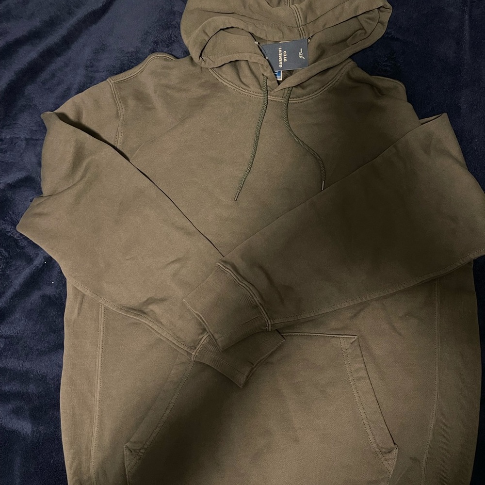 NWT JCREW MENS GARMENT DYED FRENCH TERRY HOODIE SIZE LARGE.